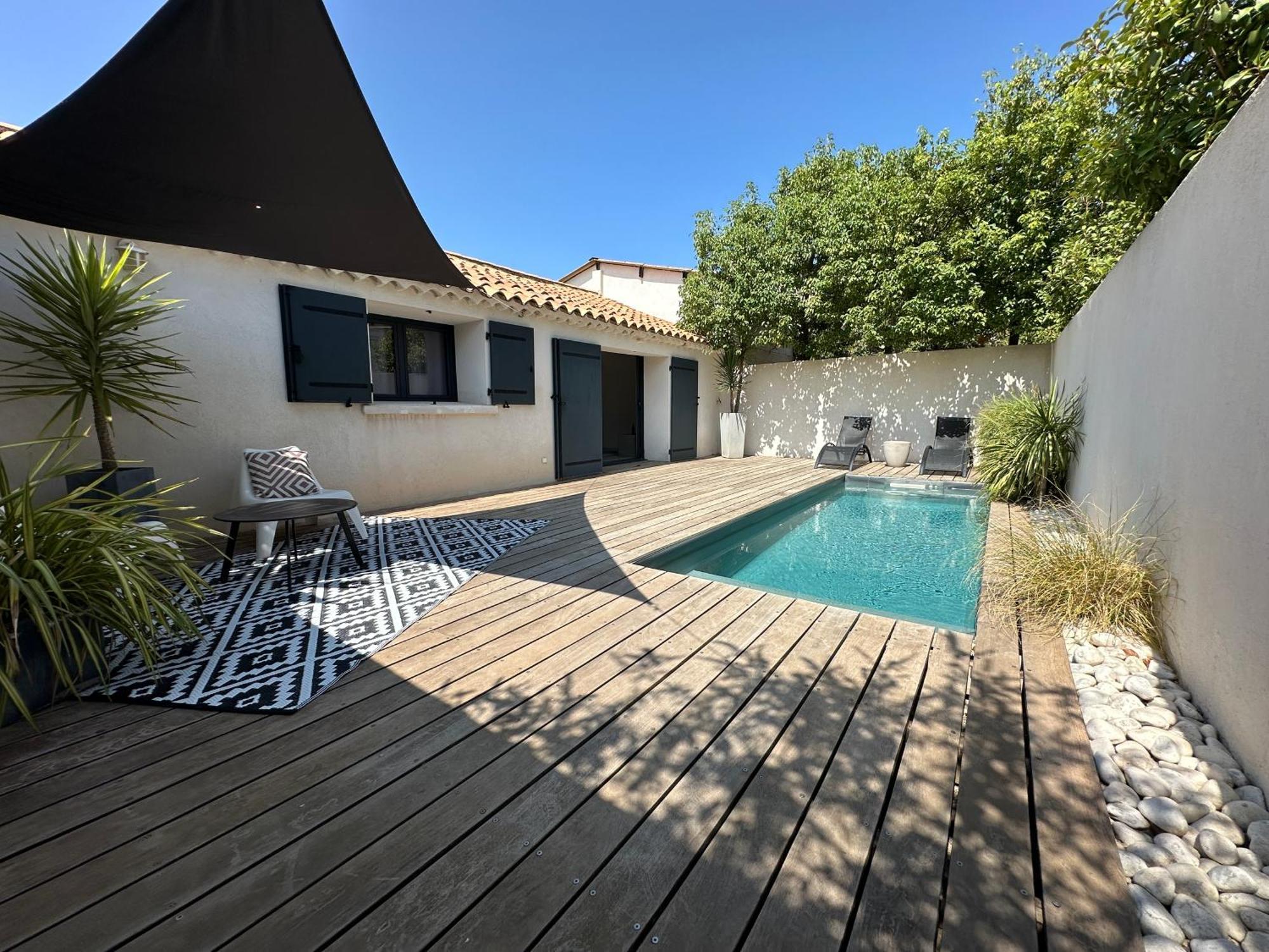 Maison Contemporaine Avec Piscine Privee Chauffee, Entre Plages Et Provence, Borne 11 Kw Istres Exteriör bild